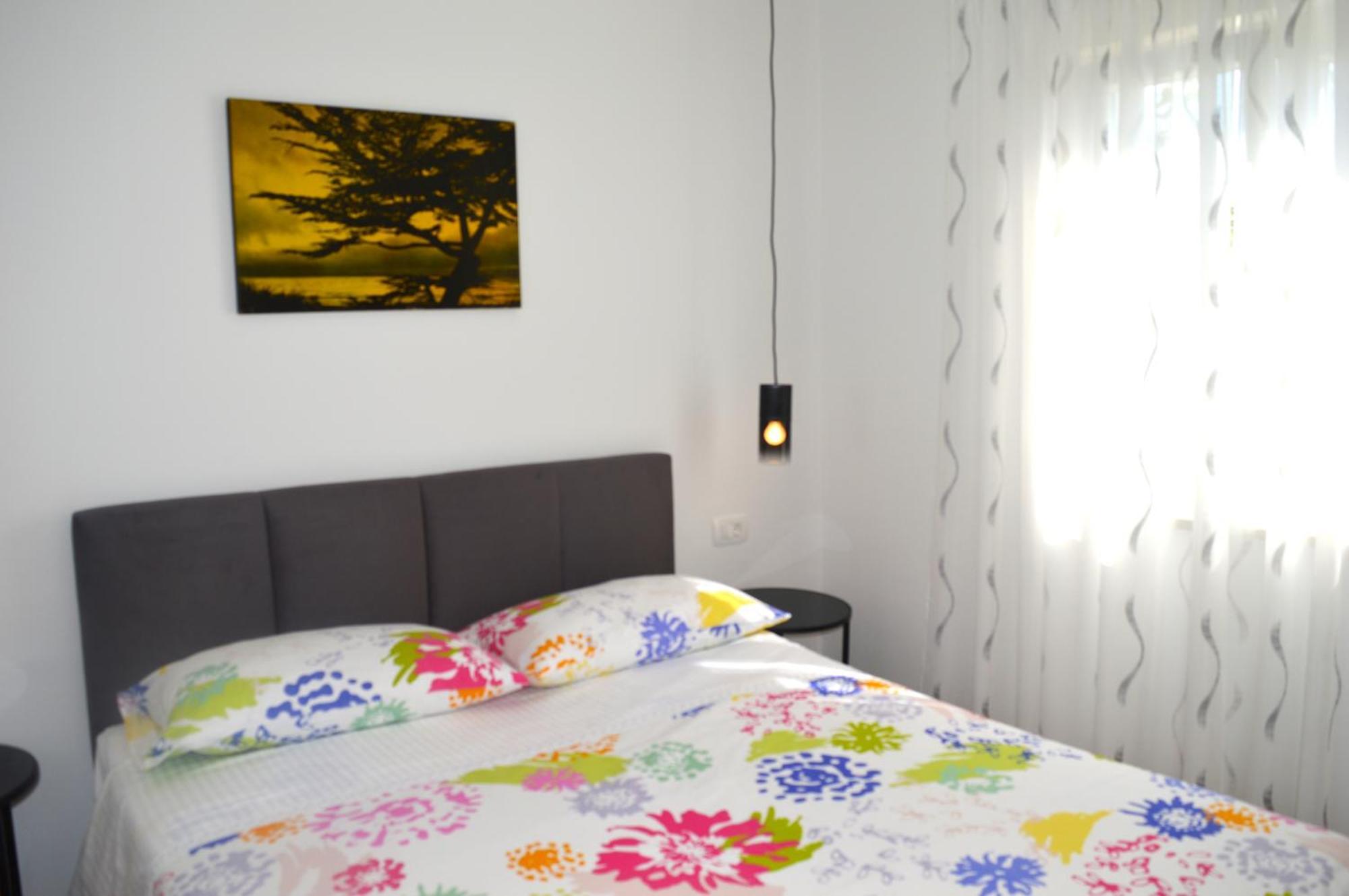 Rooms & Apartments Kvasic Krk Town Kültér fotó
